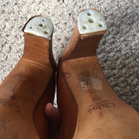 ⬇️$🎊Authentic Chloe Leather Buckle Heels Size 38 - Picture 8 of 8